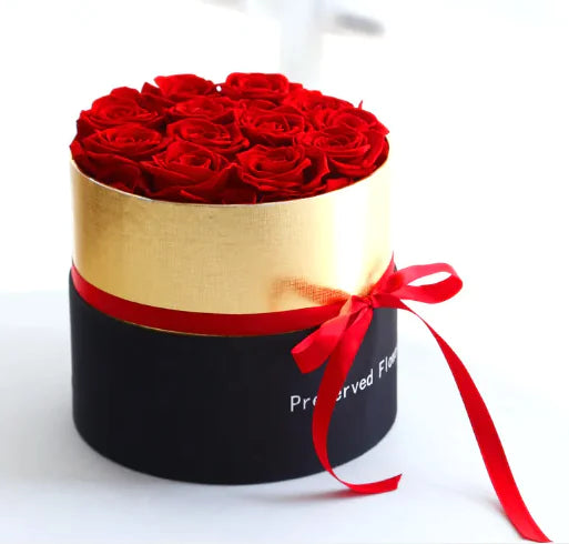 Roses éternelles dans un coffret cadeau